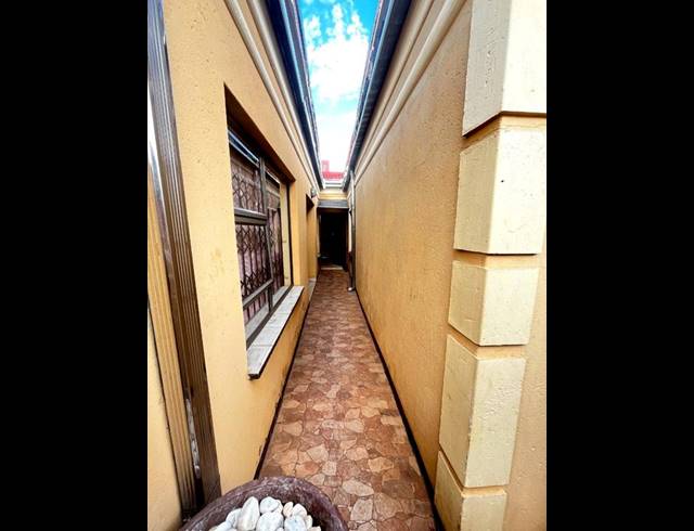 2 BEDROOM HOUSE FOR SALE IN GLEN RIDGE